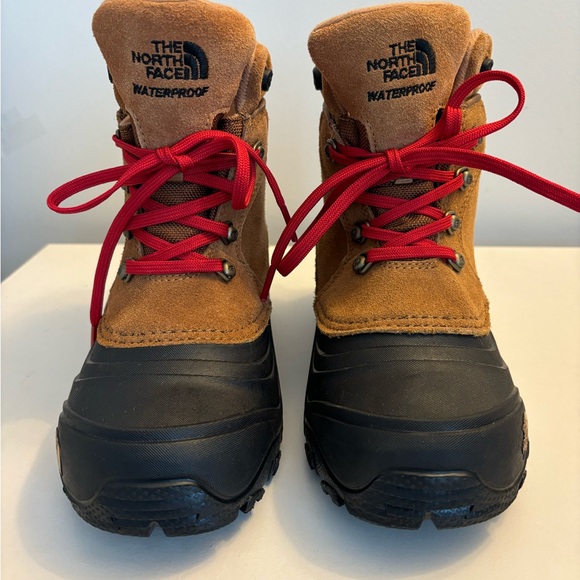 The North Face Boots Boys Size 4 - Picture 2 of 6